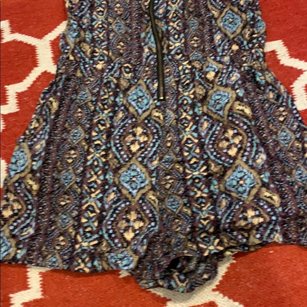 Patterned Romper - Picture 3 of 3